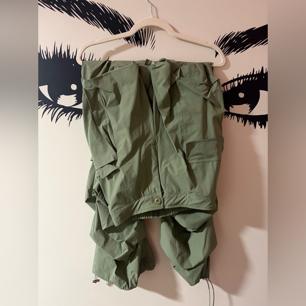 Green Ruched Cargo Pants - Picture 3 of 10